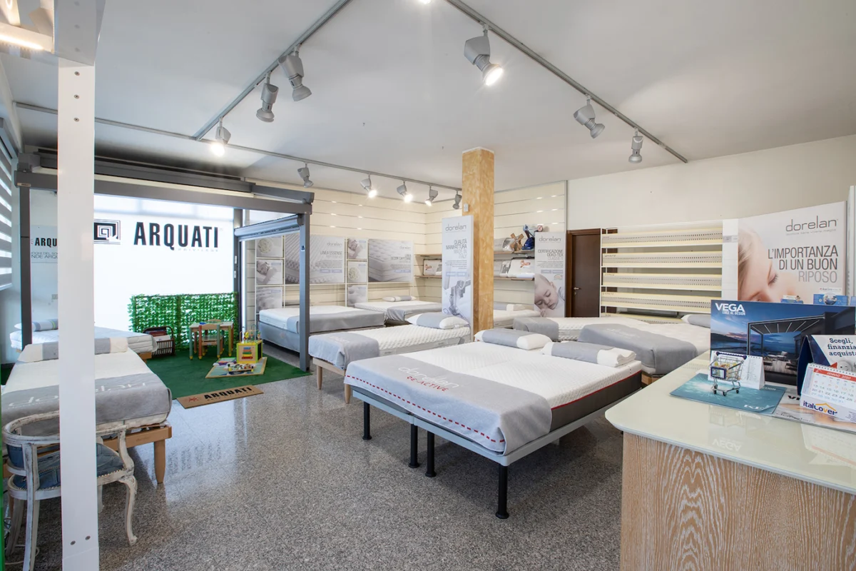 Showroom CR Idee Casa centro prova materassi