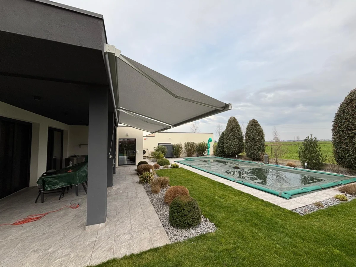 Tenda da sole a bracci Denver con cassonetto a scomparsa totale