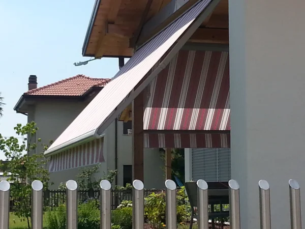 Installazione tenda compact cassonetto a scomparsa totale